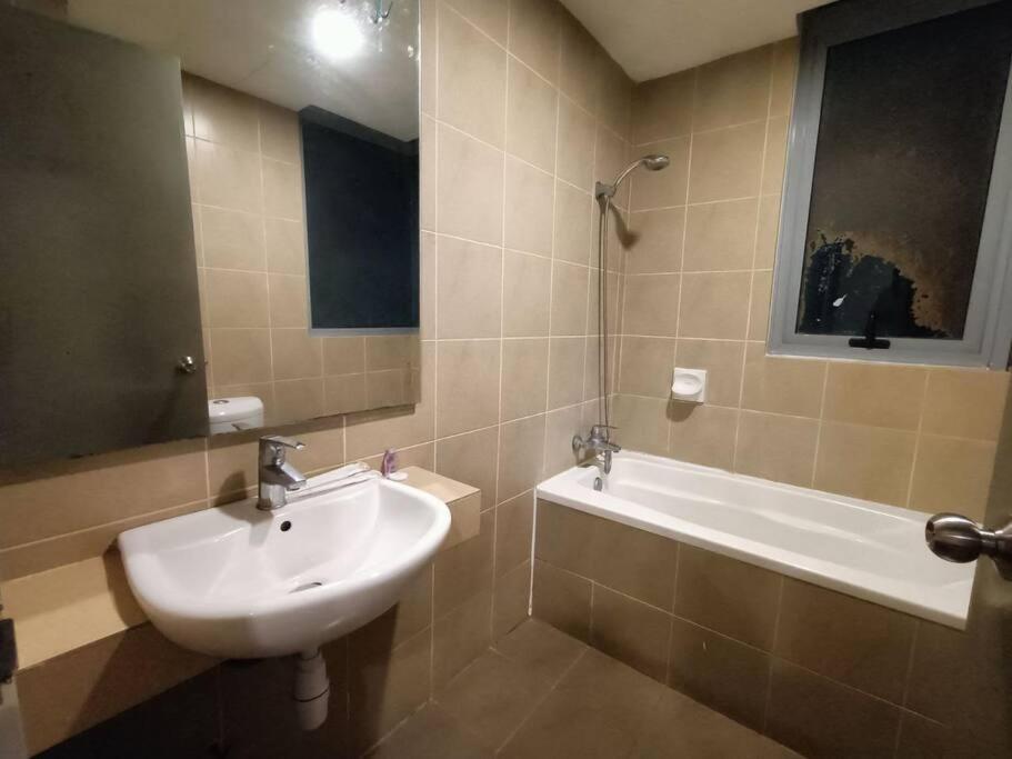 Taragon Service Apartment Kuala Lumpur Bagian luar foto